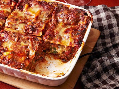 Recipe of the Day: Spinach Lasagna with Mushroom Ragu</p><br class=
