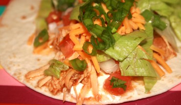 easy crockpot chicken tacos